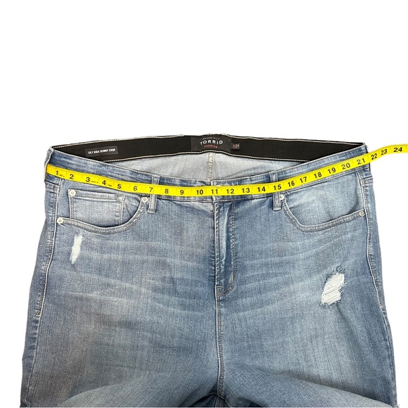 Torrid 3X Jeans Premium Sky High Skinny Crop Distressed Faded Blue Size 22 - Picture 5 of 10